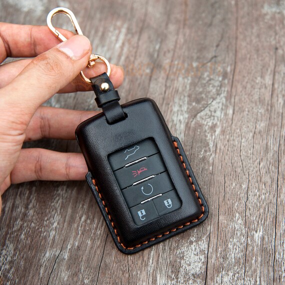 Leather Car Keychain Logo Key chain Ring Keyfob For Cadillac CTS ESCALADE ATS Leather Car Keychain Logo Key chain Ring Keyfob For Cadillac CTS ESCALADE ATS