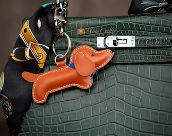 Dachshund Leather Bag Charm – Handmade Dog Purse Accessory – Cowhide Sausage Dog Keychain – Gift for Dog Lovers – Mino Crafts