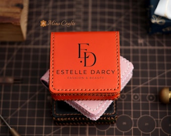 Porte-cartes de visite carré en cuir personnalisé 2,5 x 2,5 pouces Logo de l'entreprise personnalisé gravé Cadeau de collègue Cadeau en cuir fait main Cadeau pour patron