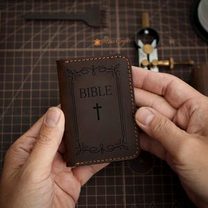 Cartera minimalista para tarjetas de presentación, estuche de cuero para tarjetas de presentación, regalo cristiano, regalo para pastor, regalo para sacerdote, regalos hechos a mano