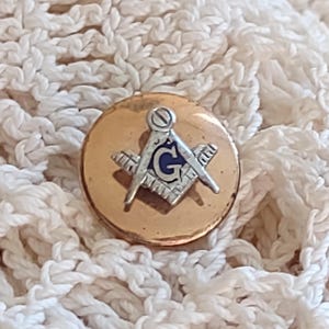 ▪️50’s【FREE MASONRY】ACCSESSORIES Amazon.com: Freemason Masonic Brotherhood Car Emblems Gold