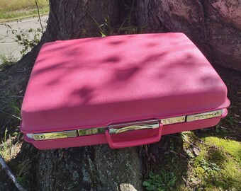 Vintage Samsonite Saturn Samsonite Corporation Denver Bright Pink Hard Shell Medium Sized Suitcase Circa 1960's