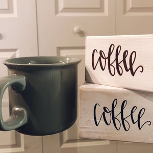 Kaffee Schilder für Küche, Kaffee bar Tablett Schild, Strumpffüller für Schwester, Break Room Schild, Weihnachtsgeschenk für Kollegen, Beste