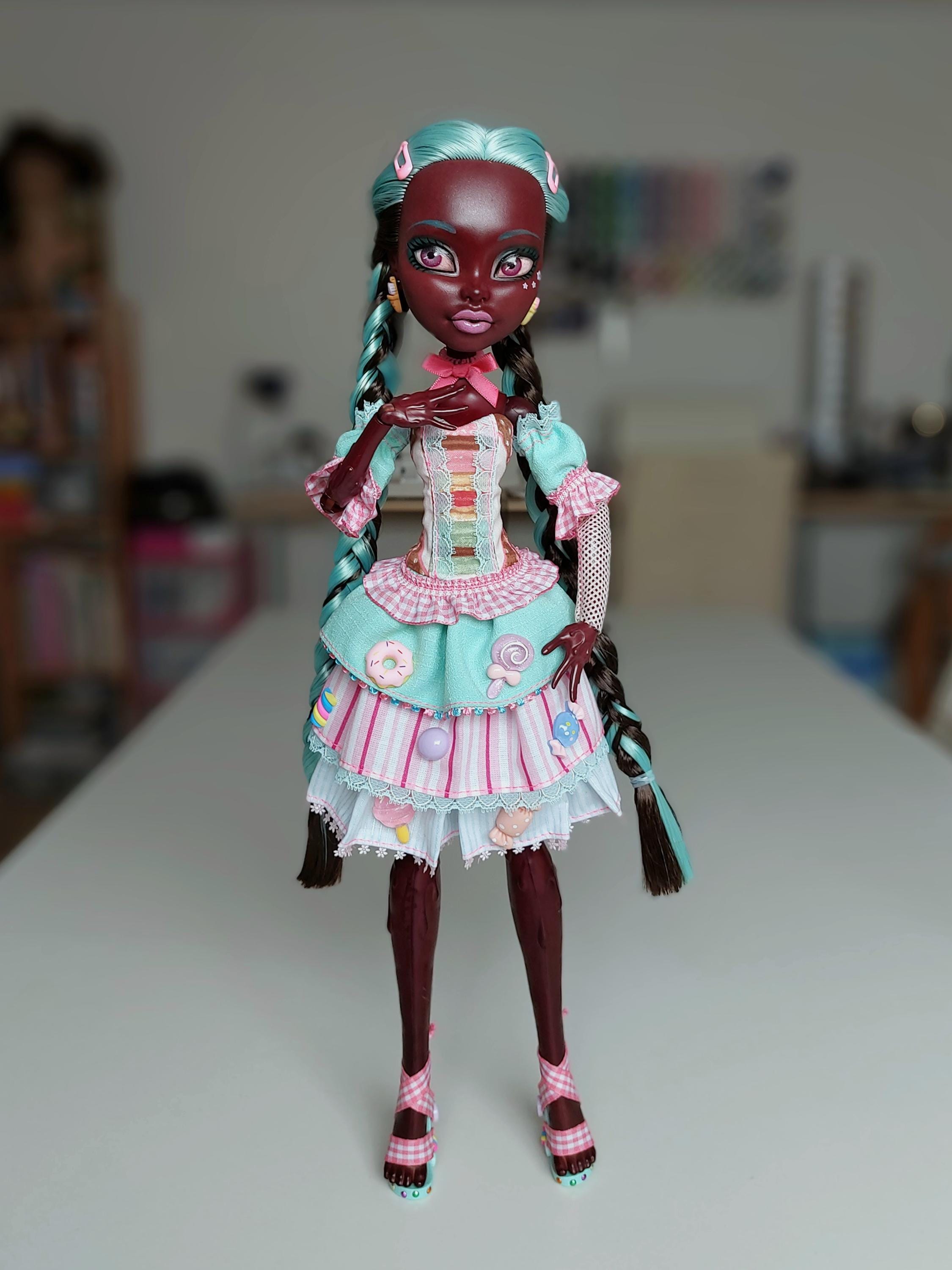 モンスターハイ( *´艸｀)スペクトラ モンスターハイ( *´艸｀)スペクトラ モンスターハイ( *´艸