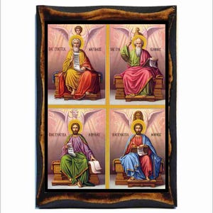 Puede incluir: Un icono enmarcado que representa cuatro figuras, cada una con un libro y un halo. Las figuras están etiquetadas como "BAS EYA MATVAIOE", "BAS EYA IOANNHE", "BAS EYA LOUKAI" y "BAS EYA MARKOE".