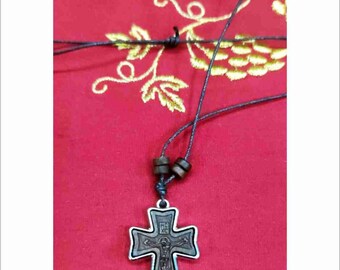 DIY Holzkreuz-Halsketten Set – 16 Stück Mit Bunten Perlen & Nylonschnüren, Für Basteln & Religiöse Anlässe