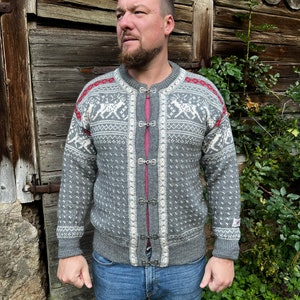 Vintage Unisex cardigan Gray Pure Wool Cardigan Norway Sweater Scandinavian Light Cardigan Norwegian Jacket Large Size