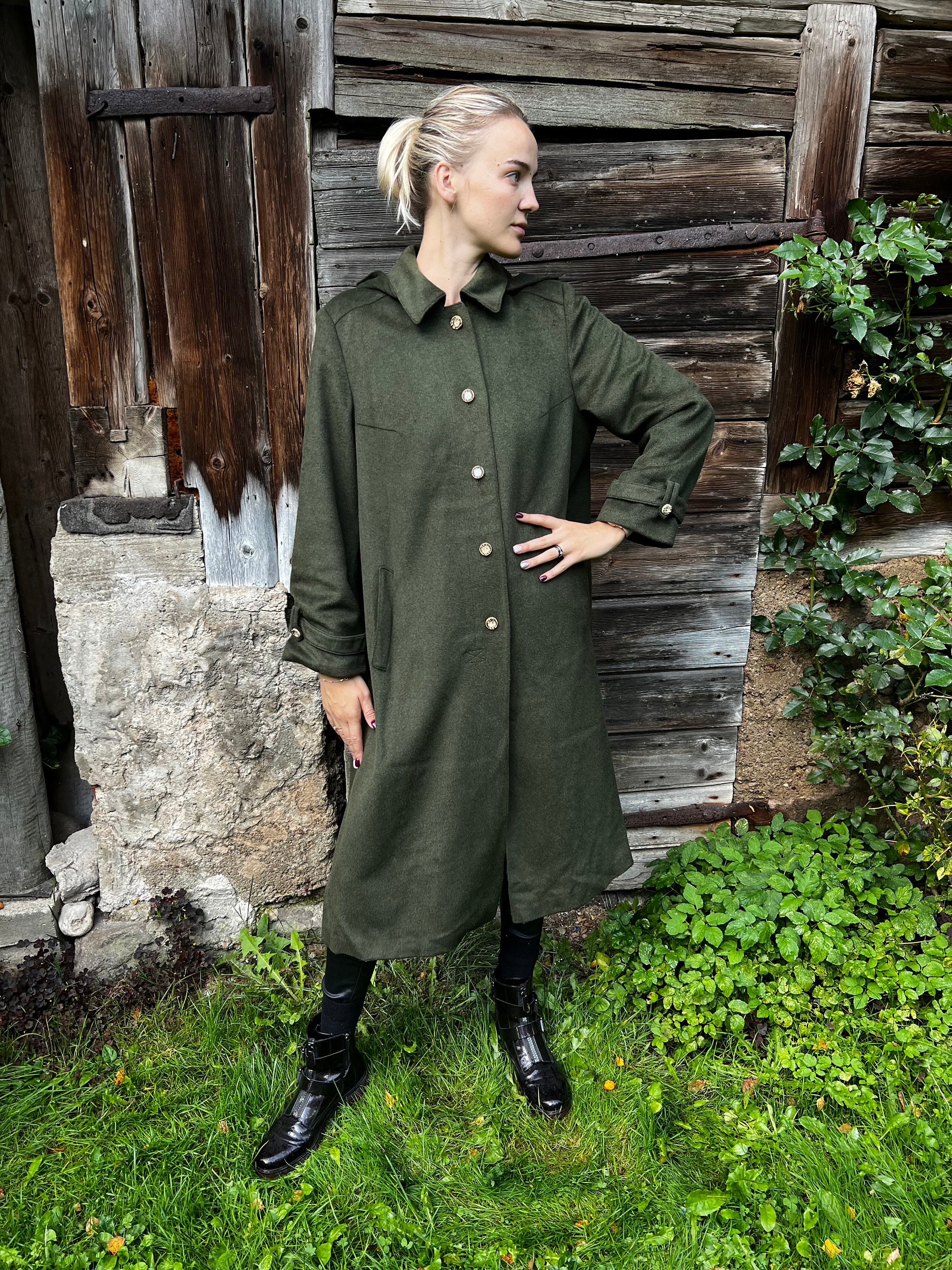 Silvia - Women's Traditional Loden Wool Coat in Green 20