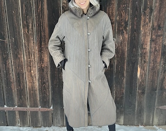 Vintage Light Gray Shearling Long Sheepskin Leather Winter Coat Women's Warm Coat Romantic Winter Coat Medium to Large Size Lady Coat