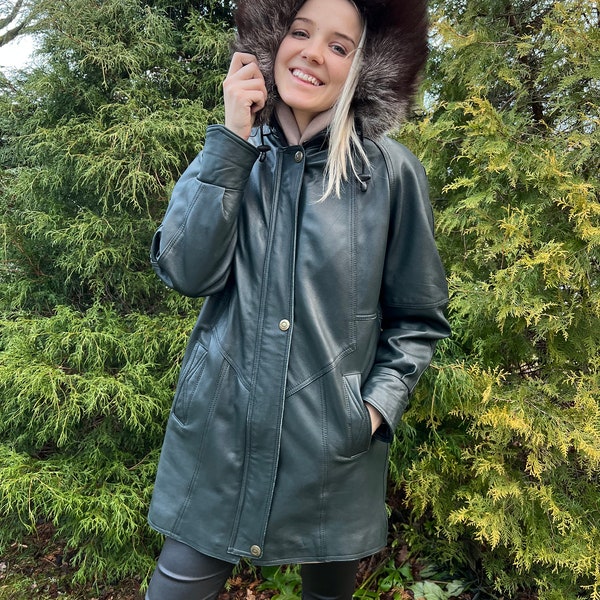 Manteau de Parka en similicuir vintage pour femmes manteau foncé garniture de fourrure Parka manteau taille moyenne hiver Hipster veste manteau à capuche amovible