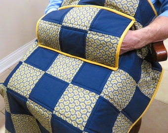 Fleece-lined Wheelchair Quilt with Pocket, Blue and Gold, 31 x 41 inches