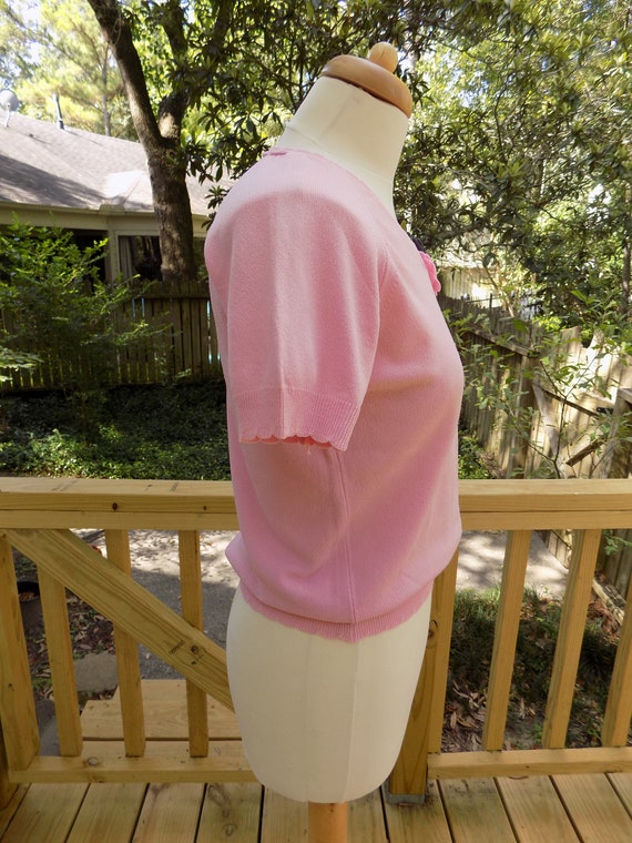 Vintage 40's 50's Pink V-neck Pointelle Scalloppe… - image 6