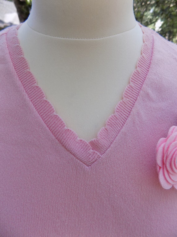 Vintage 40's 50's Pink V-neck Pointelle Scalloppe… - image 2