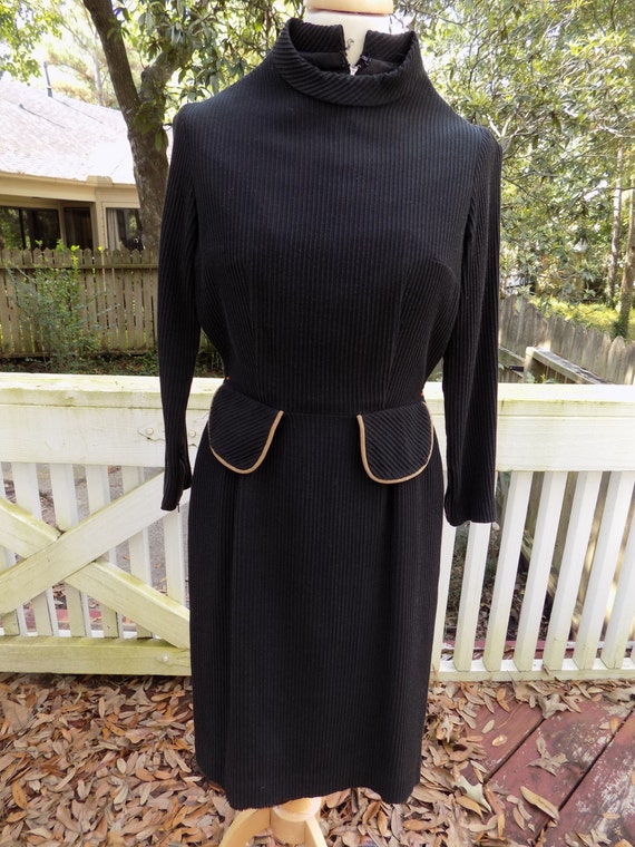 40's 1940's or 70's Does 40's Curve Hugging Black… - image 2