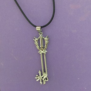 Kingdom Hearts Keyblade necklace, Kingdom Hearts Oathkeeper, Necklace, Oathkeeper Key Chain, Ultima keyblade, Oblivion keyblade image 5