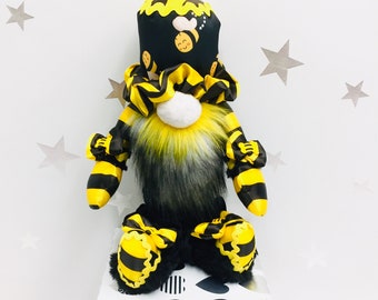 Bee Gnome, Bee Kitchen Decor, Bee Keeper Gifts, Bee Ornaments, Spring Summer Bee, Bumble Bee Decor, Bee Lover Gifts, Bumble Bee Baby