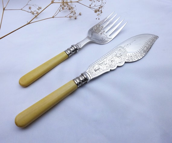 Artdeco Vintage silver plated fish servers faux bone handles /& sterling silver collars