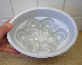 Victorian jelly mould, large oval mold, swirl pattern. Antique white ironstone pottery jelly mold, 19th century blancmange mould Kitchenalia