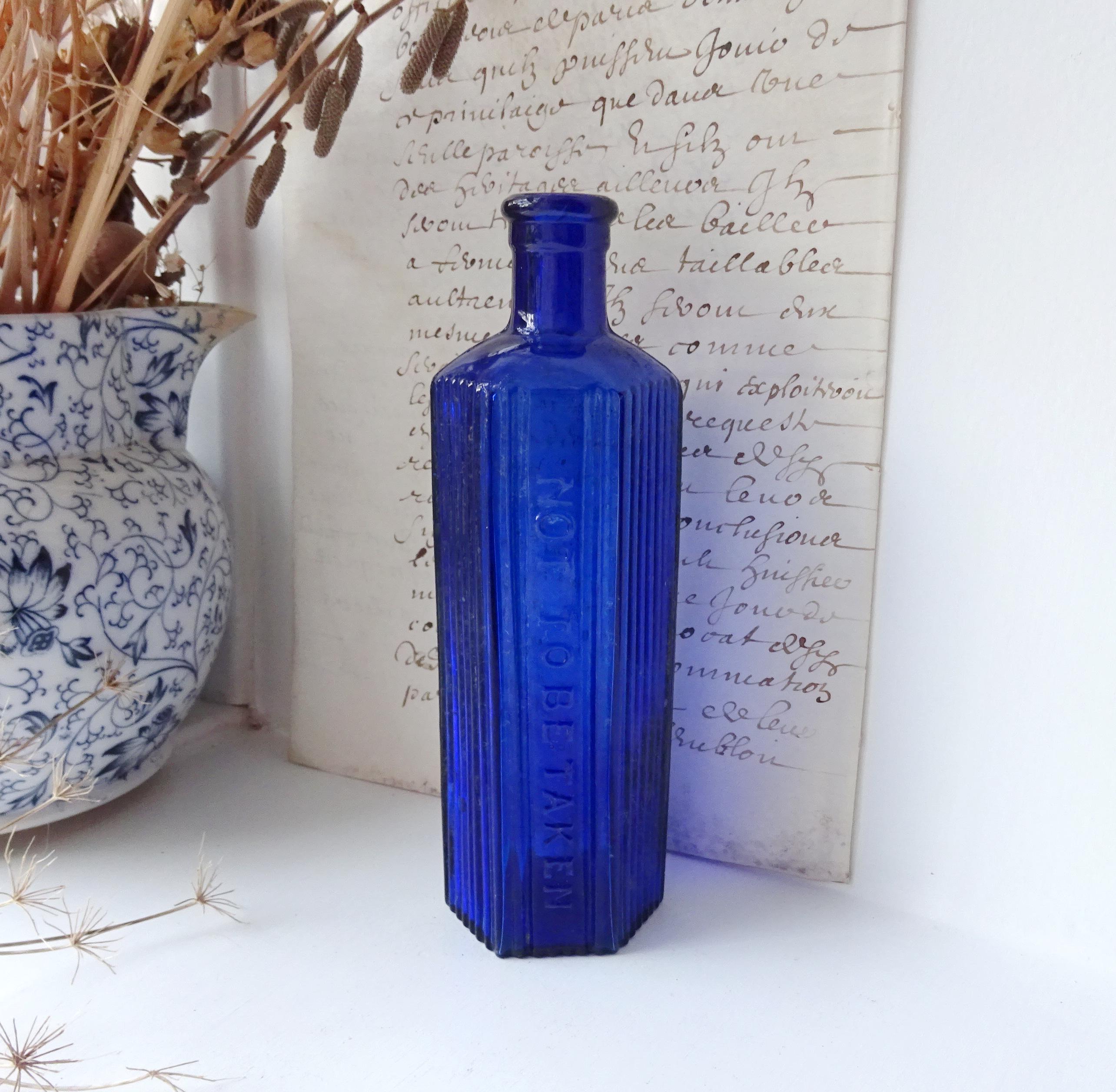 コバルトブルー 八角形ガラスボトル 67f81e02caf4735cd5ee27b03fb9eb