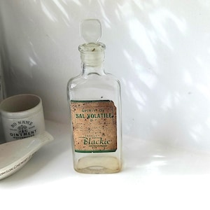 Bottiglia da farmacia d'epoca con etichetta di carta originale per Spirit of Sal Volatile, Robert Blackie, tappo di vetro originale, bottiglia di sali aromatici