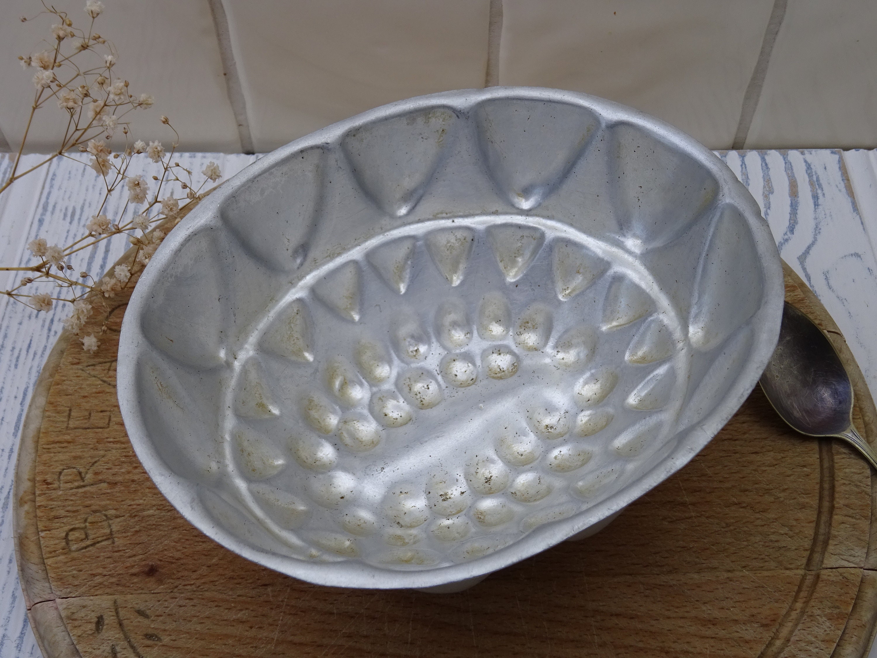 Vintage Aluminium Jelly Moulds. Oval and Circular Molds Etsy UK