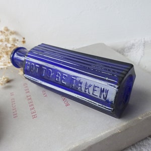Antike sechseckige Kobalt nicht genommen zu werden Giftflasche 1,5 Unze, gerippte zwei Seiten viktorianische Giftflasche, Vintage Flaschenflaschensammeln