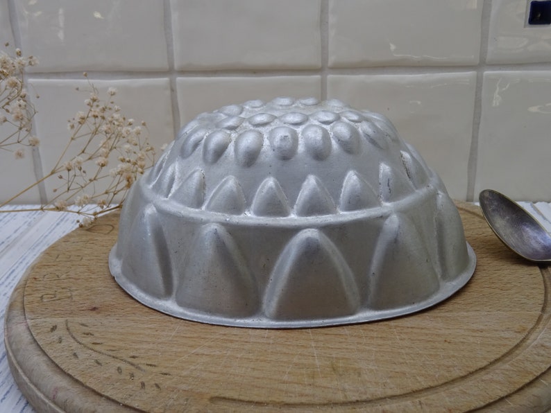 Vintage Aluminium Jelly Moulds. Oval and Circular Molds Etsy UK