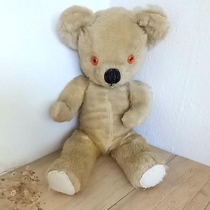 Vintage Teddybär von Merryweather 59 Jahre alt, Etikett fehlt, braucht ein liebevolles neues Zuhause. Gelenkig aber steif, einmal knurrte, aber leider seine Stimme verloren hat