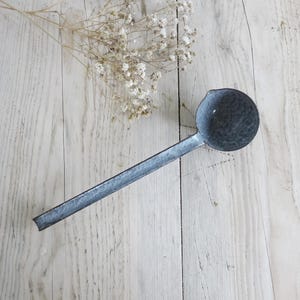 Antique graniteware ladle, small grey sauce ladle, enamelware, kitchenalia, kitchen utensil, early 20th Century, gravy server, custard ladle