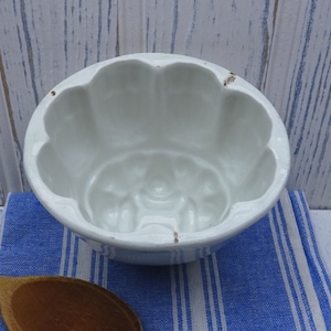 Victorian jelly mould, castle shape ironstone jelly mold, 1 pt. Antique pottery jelly mould. Blancmange mold, Kitchenalia, cathedral mold