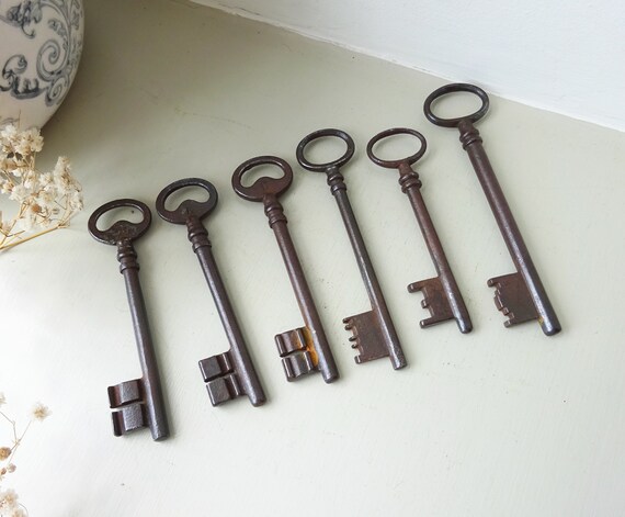 Antique Key X 1, Large 18th or 19th Century Skeleton Keys, Very Old Iron Door  Keys, Lock Keys, Film Prop, Photo Prop, Period Home Decor -  Finland