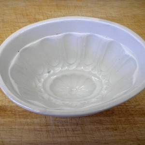 Victorian jelly mould, ironstone oval cathedral jelly mold. Gothic pattern, antique 1800s pottery jelly mould. Blancmange mold, Kitchenalia