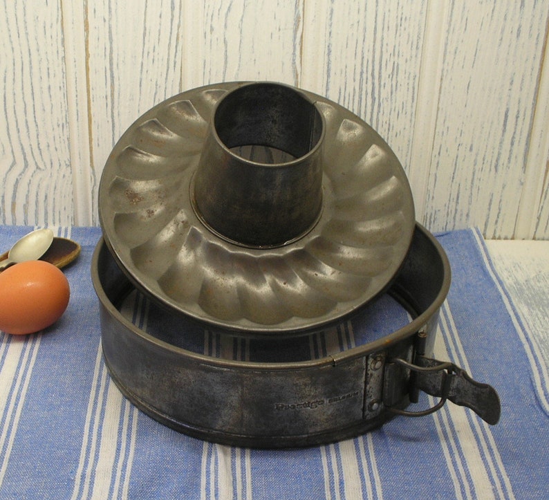 Vintage Prestige steel Bundt pan removable base Kugelhopf Etsy