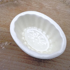 Stampo per gelatina vittoriano in terracotta, stampo per bambini in pietra di ferro, stampo per gelatina del XIX secolo, stampo antico in miniatura per blancmange, teglia da forno