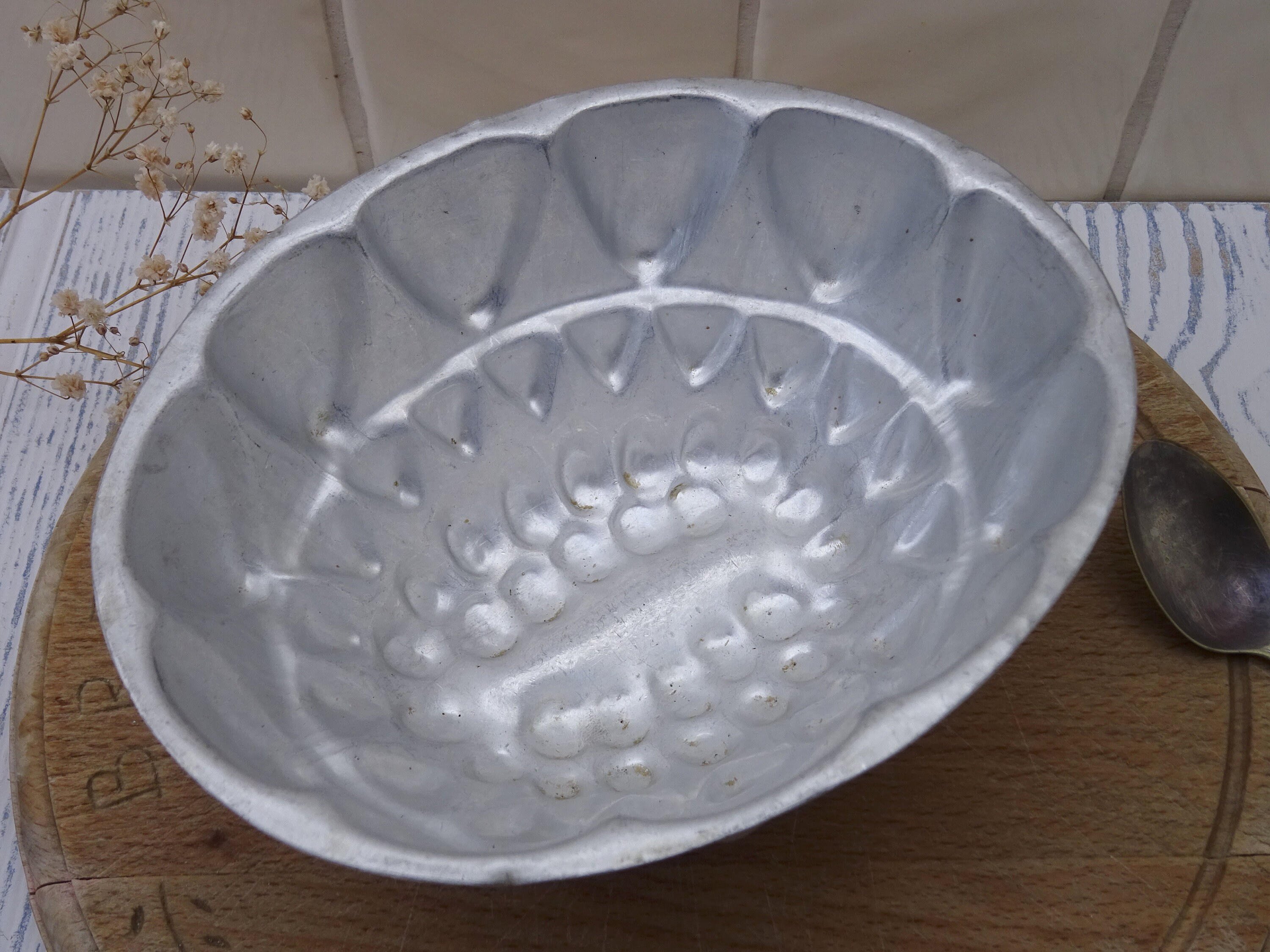 Vintage Aluminium Jelly Moulds. Oval and Circular Molds Etsy UK
