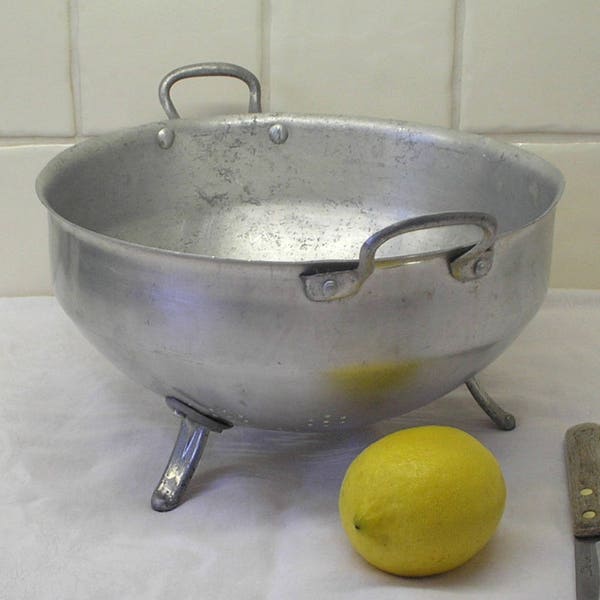 Vintage aluminium colander, large, deep aluminum colander, 1930s kitchenalia, cookware, cooking utensil, vegetable strainer, hanging basket