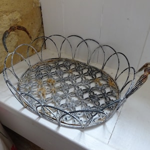 Vintage wire basket, fruit basket, bread basket, wire vegetable basket, plant pot holder, kitchenalia, shabby chic, old patina, toy storage