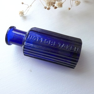 Antike sechseckige Kobalt-Giftflasche, selten 1/2 Unze, an zwei Seiten gerippt. Viktorianische Giftflasche, Apotheke Apotheker Apotheker