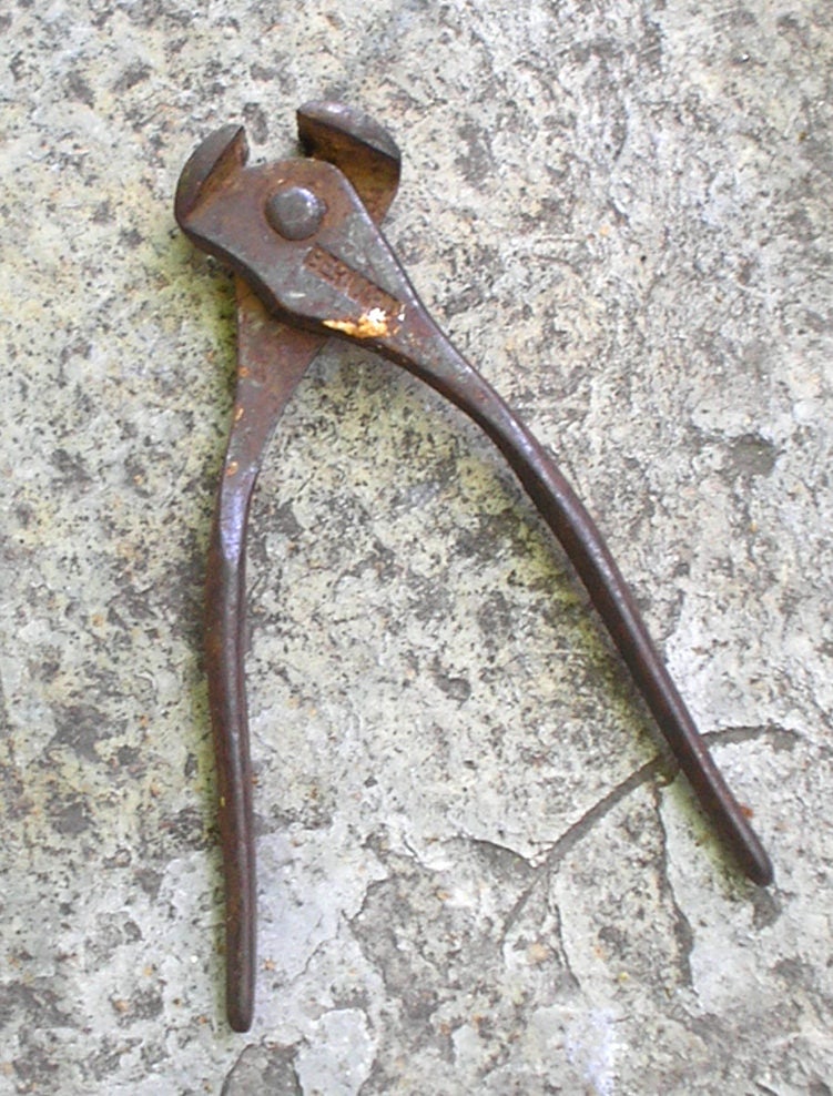 Bernard Pliers for sale Only 2 left at 75