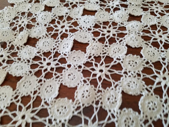 GERMANY-VINTAGE VICTORIAN FLORAL GOLD TONE METAL THREAD COASTER DOILY PLACEMAT 