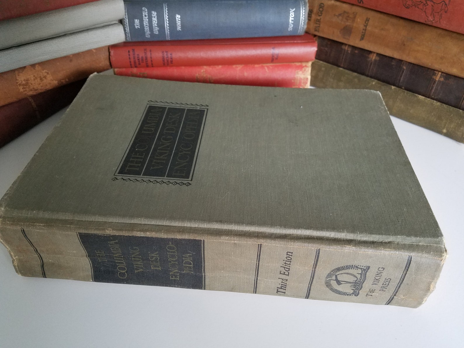 The Columbia Viking Desk Encyclopedia, Vintage 1968 Third Edition, HC