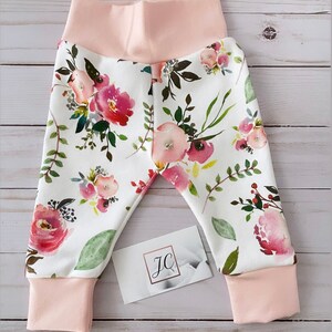Conjunto floral para bebé: leggings, gorro y mono de algodón orgánico pants