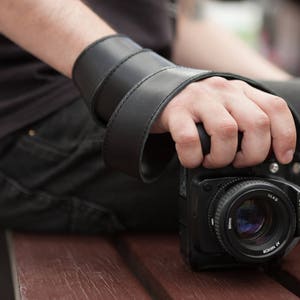 Leather Camera Strap Black, Custom Cowhide Camera Strap for Photography, Camera Holder for Canon Nikon Sony, Unique Gift for Photographers