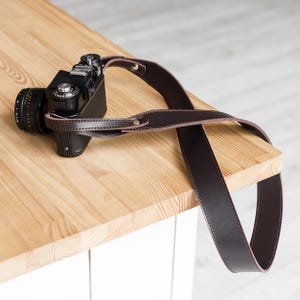 Personalized leather camera strap, custom camera strap for digital camera Canon Nikon Sony, quickrelease dslr strap, gift for a photographer image 5