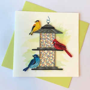 Tarjeta de comedero para pájaros, tarjeta de felicitación hecha a mano, tarjetas de quilling, tarjetas hechas con quilling, tarjeta de felicitación