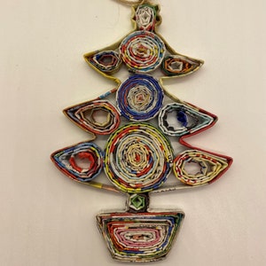 Ornamento per l'albero, Eco-Art, Riciclato, Carta Quilling, Decorazioni Natalizie, Decorazioni fatte a mano riciclate, Arte murale, Carta Quilling, Ornamento Quilling