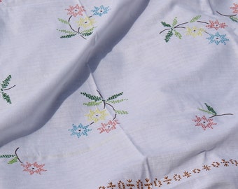 Table cloth “Inge II” embroidered with flowers