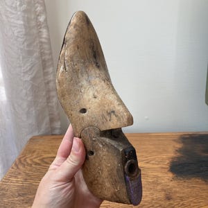 Vintage Pointed Toe Wooden Cobblers Shoe Mold, Primitive Shoe Lasts size 5