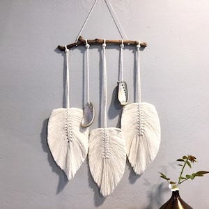 Macrame Feather Seashell Wall Hanging: Boho Home Decor
