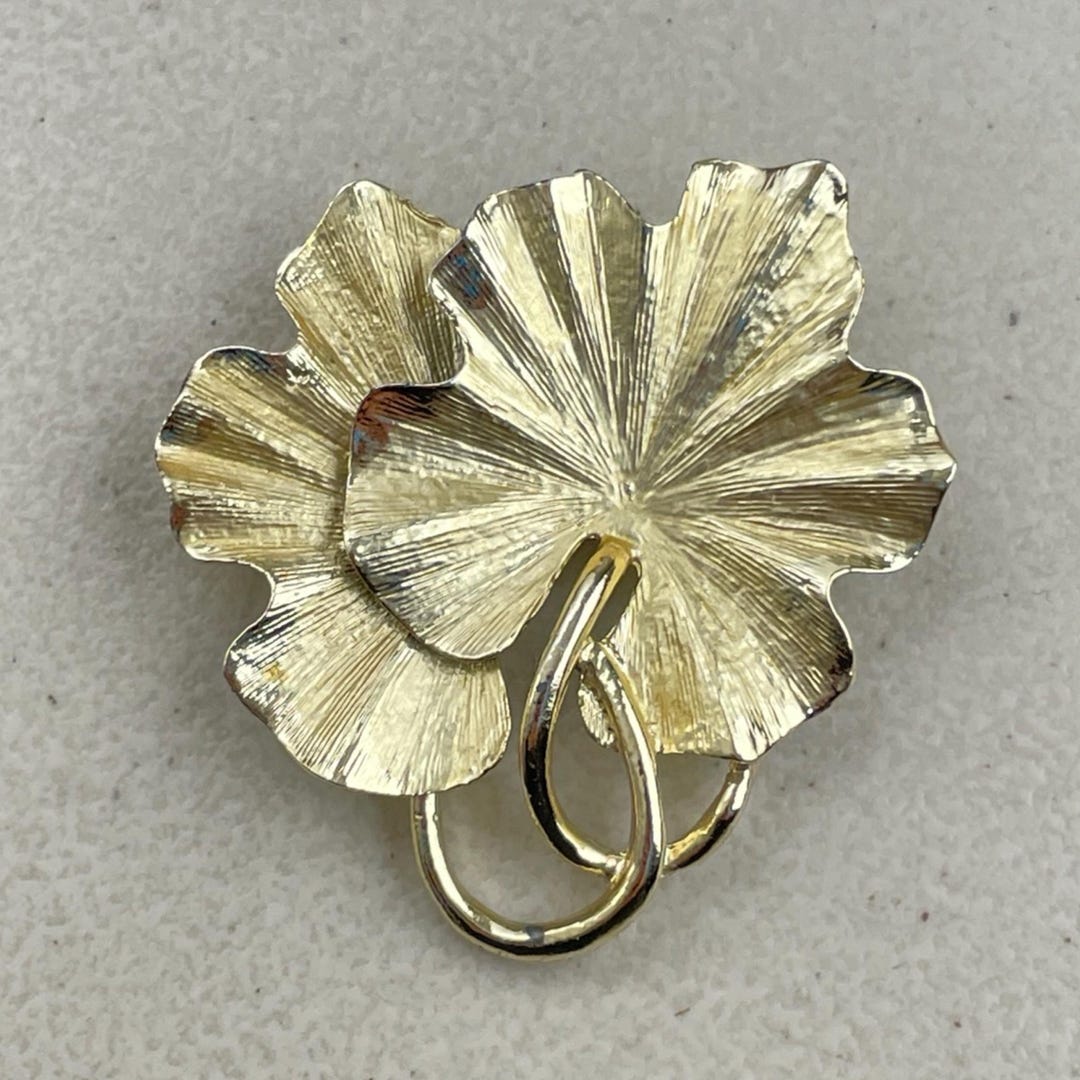 Mitsukoリンク 昭和レトロ 東洋ファニチア ヴィンテージ 花柄 Vintage Leaf Brooch 1970s Gold Tone Metal Chinese Parasol 3D